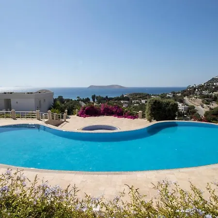 2 Bedroom House With A Fantastic View Of Gmlk Bodrum