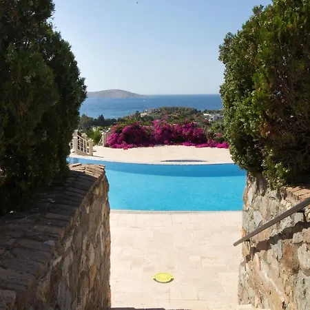 Appartement 2 Bedroom House With A Fantastic View Of Gmlk *