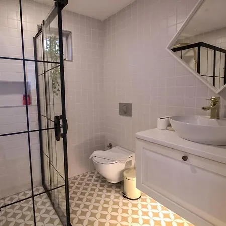 Appartement 2 Bedroom House With A Fantastic View Of Gmlk